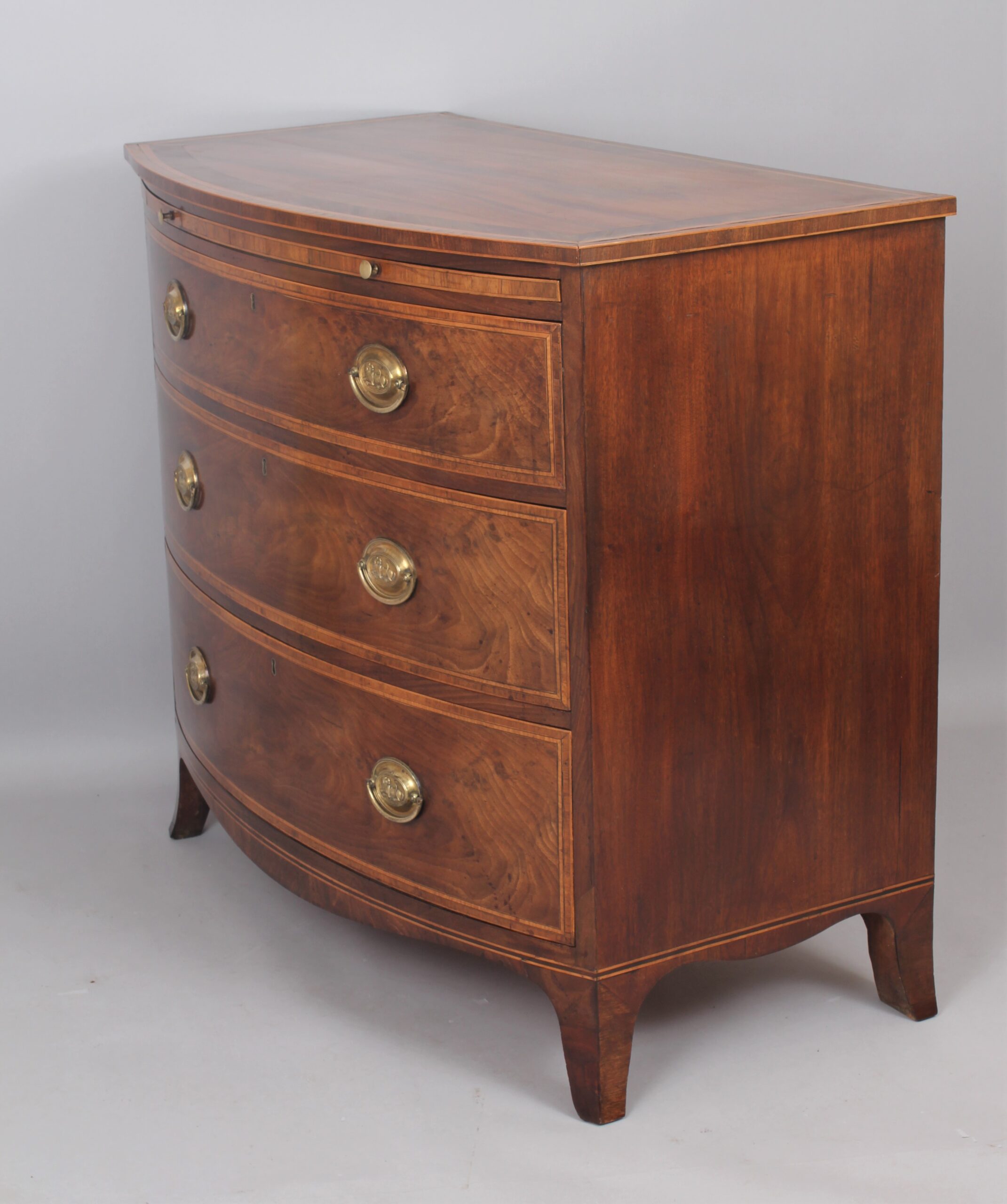 A fine George III period mahogany chest of three drawers
