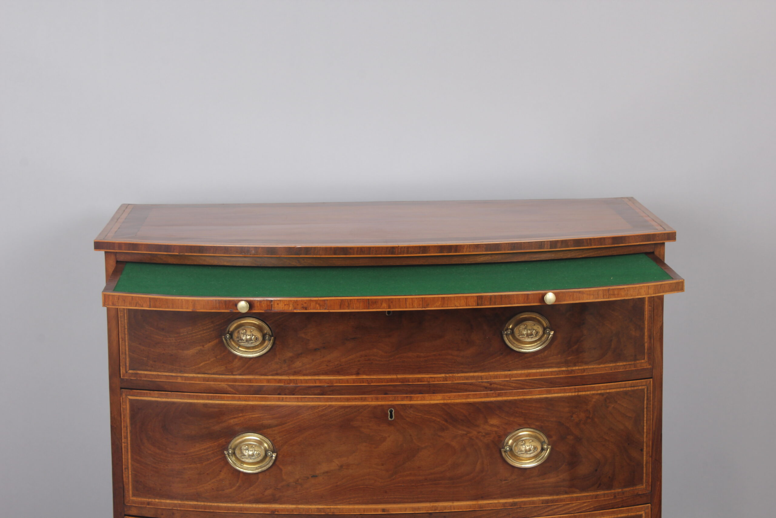 A fine George III period mahogany chest of three drawers
