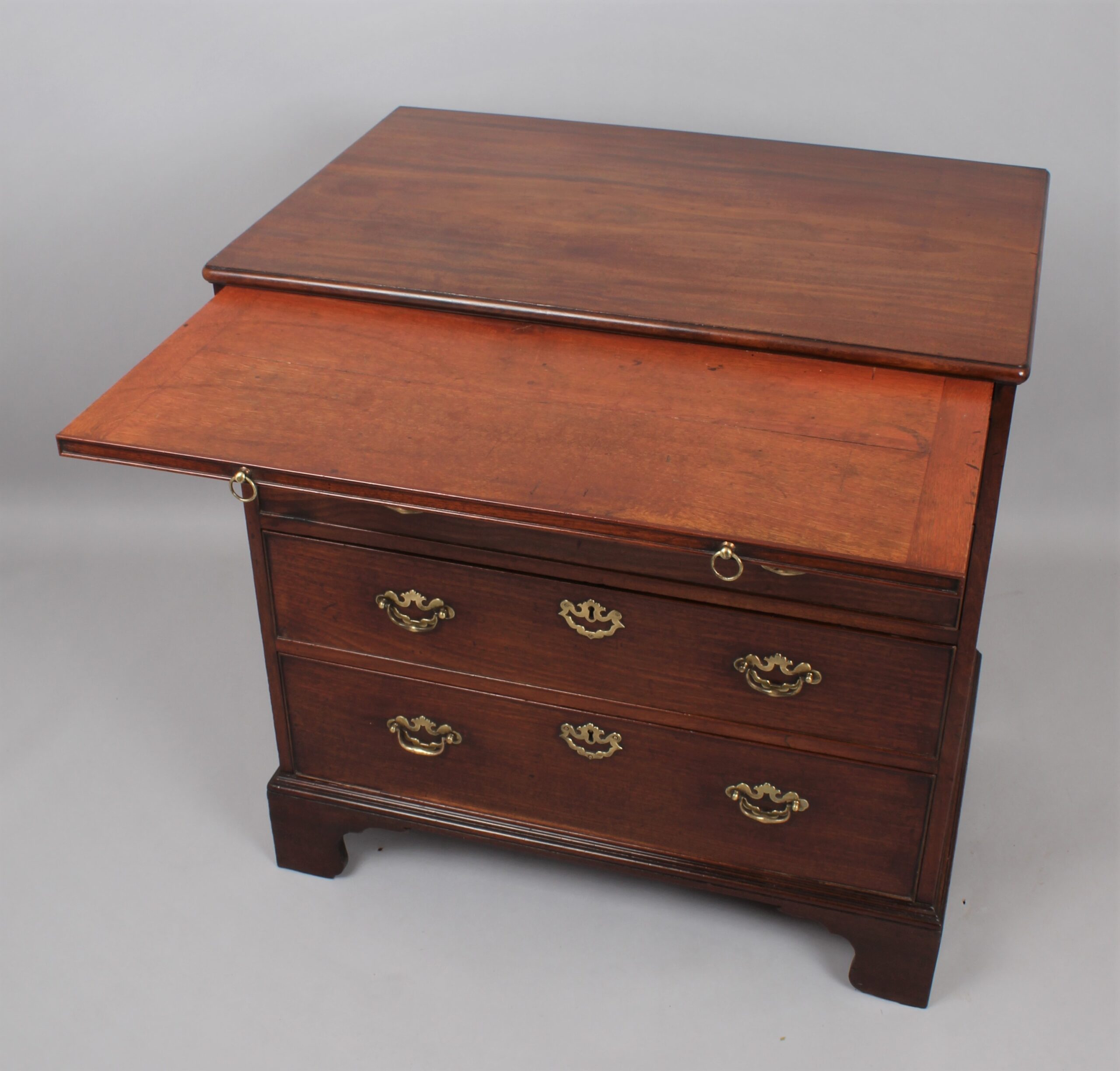 George II period small mahogany slide chest of drawers