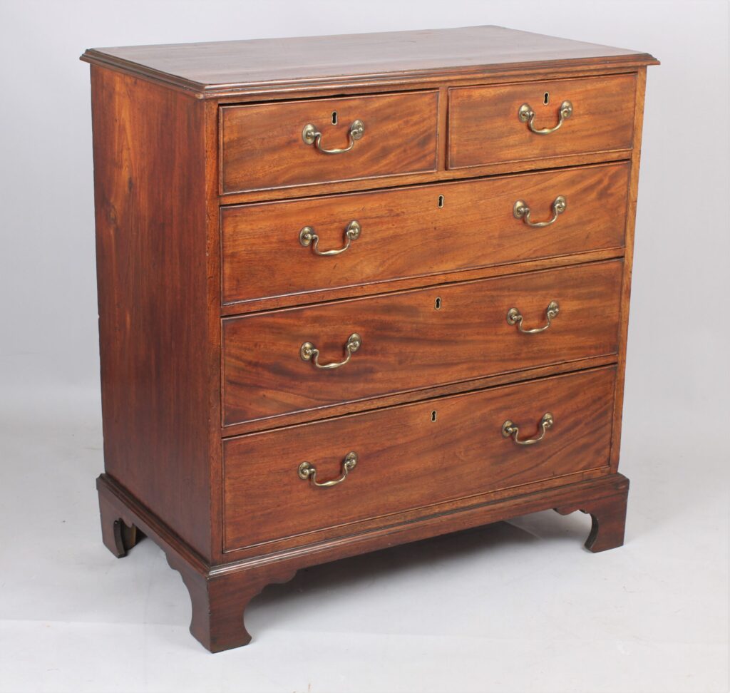 George III period mahogany chest of drawers