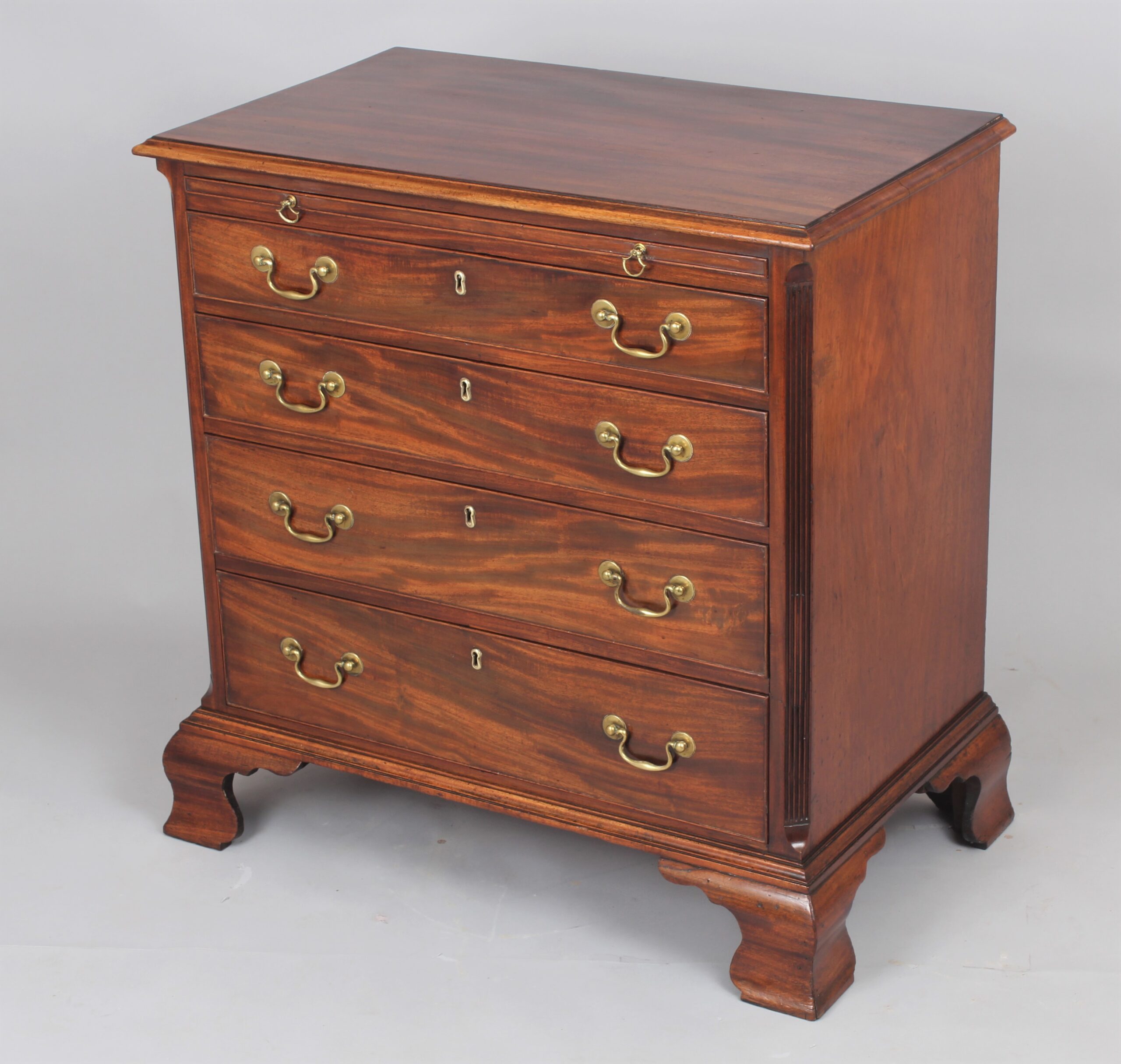 Small George III period mahogany chest of drawers