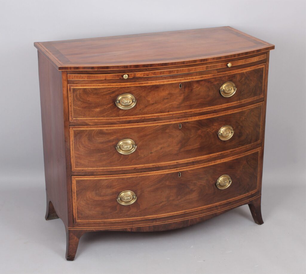 A fine George III period mahogany chest of three drawers