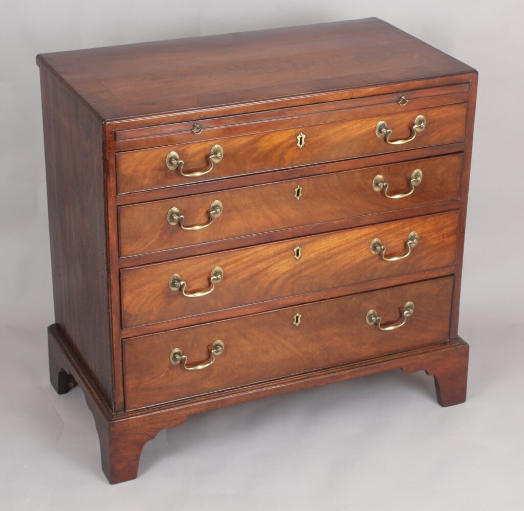 George III period mahogany chest of drawers