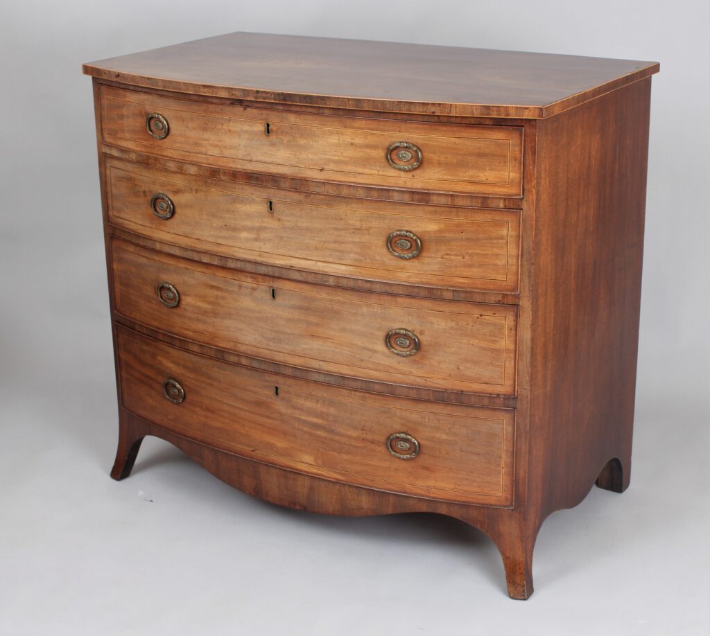 George III period mahogany bow fronted chest of drawers in the manner of Gillows of Lancaster