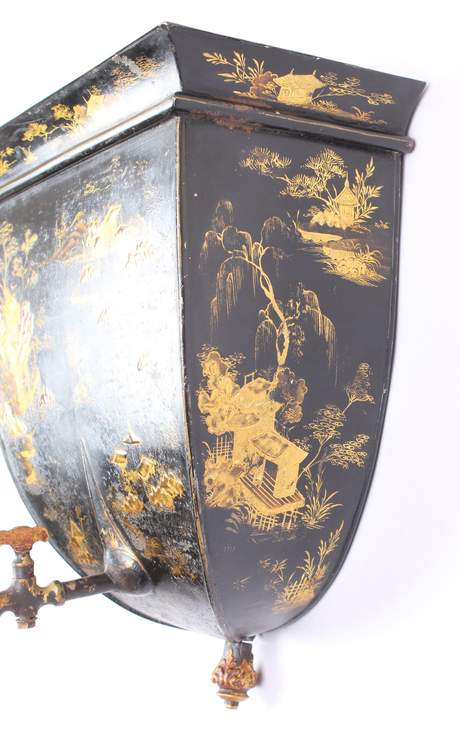 Fine and rare George III period Pontypool Japanned (tole) wall cistern