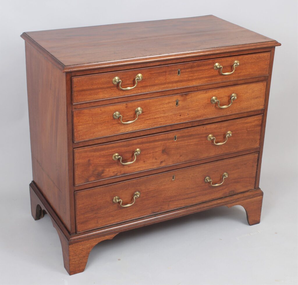 George III period mahogany chest of drawers