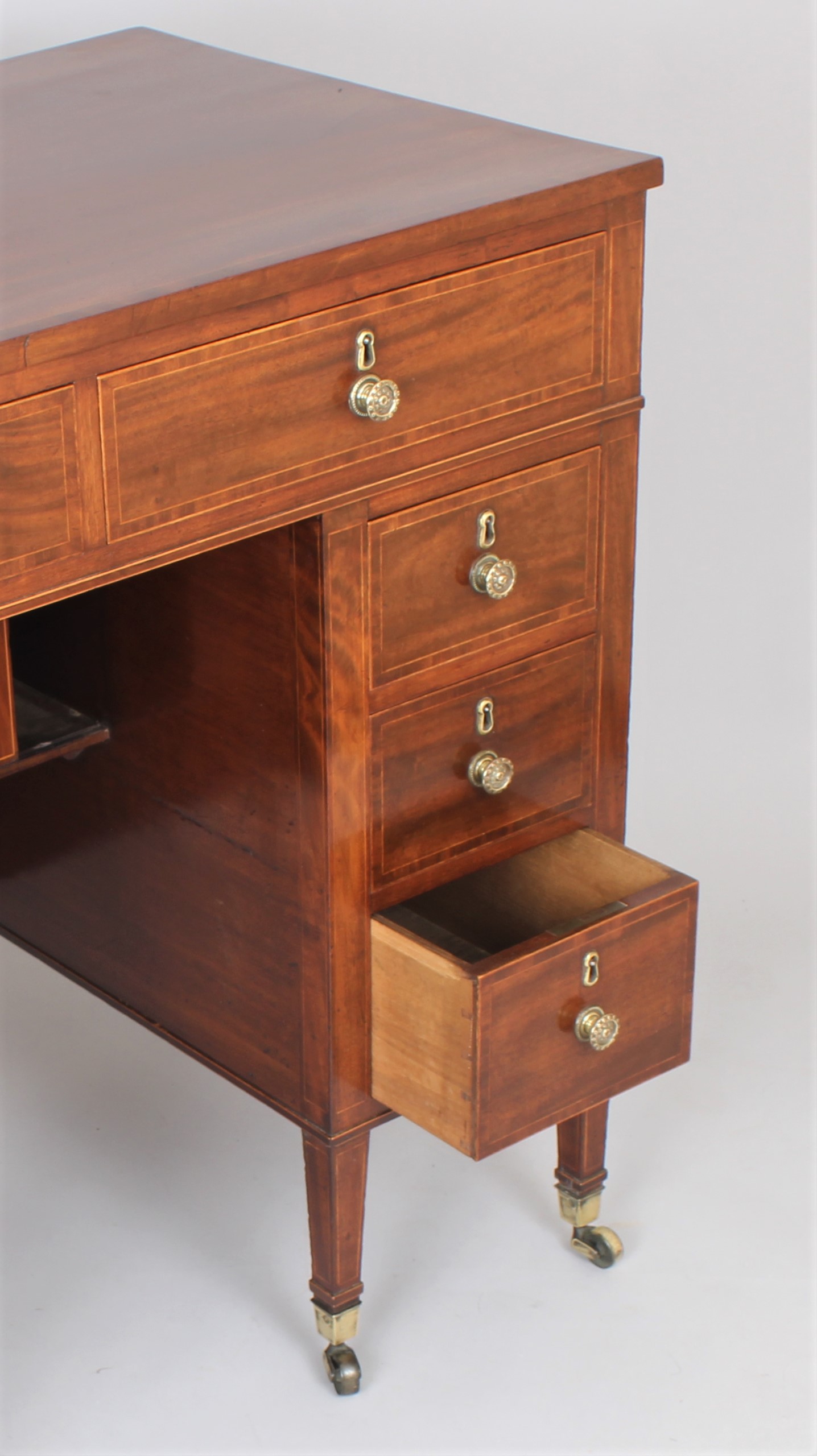 Late 18th century Sheraton period mahogany kneehole dressing table