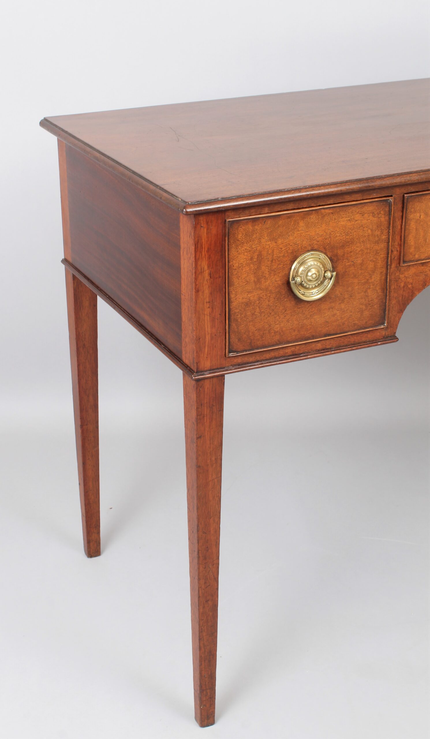 George III period mahogany side table/dressing table