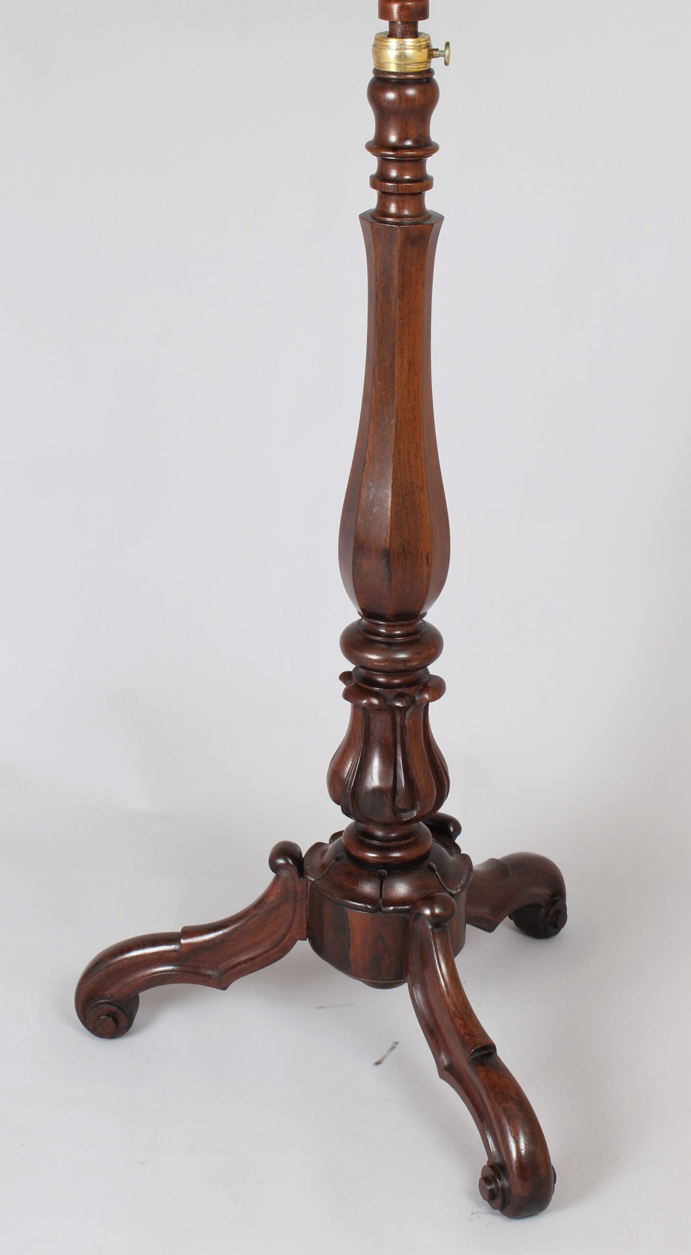 A fine quality rosewood duet stand