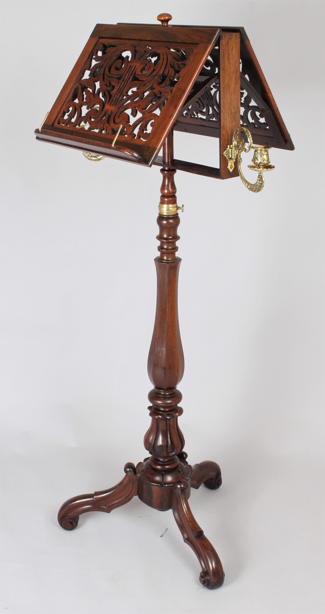 A fine quality rosewood duet stand