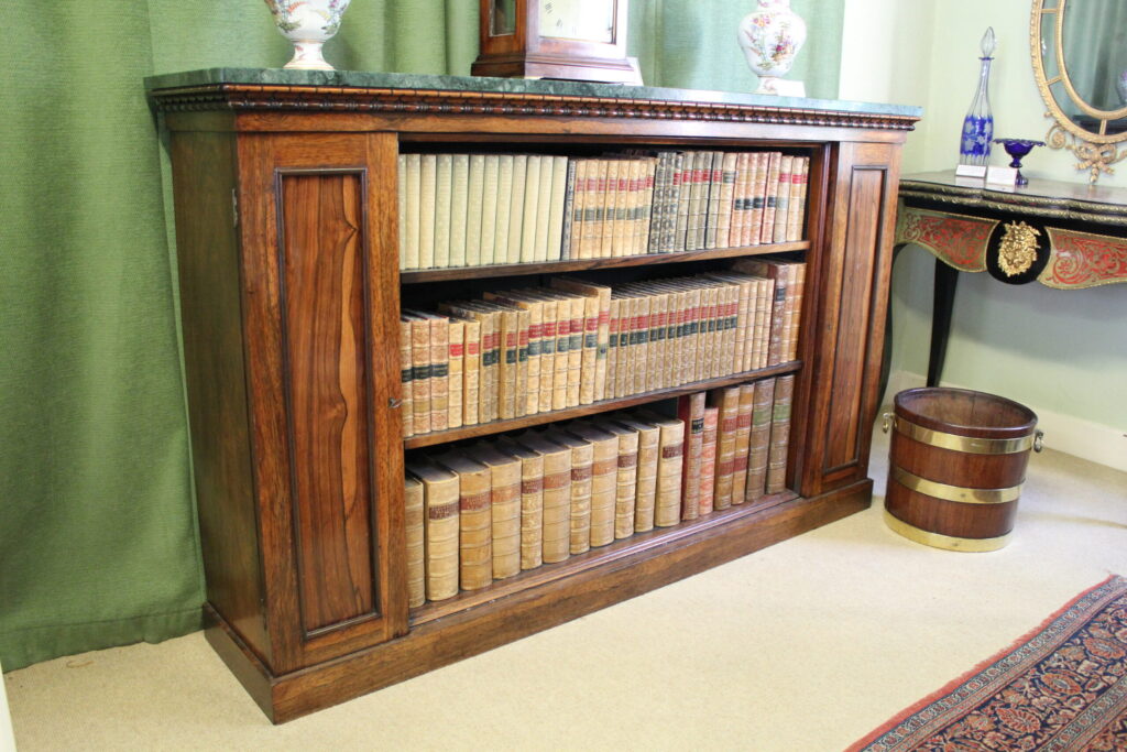 Fine quality William IV period rosewood side-cabinet