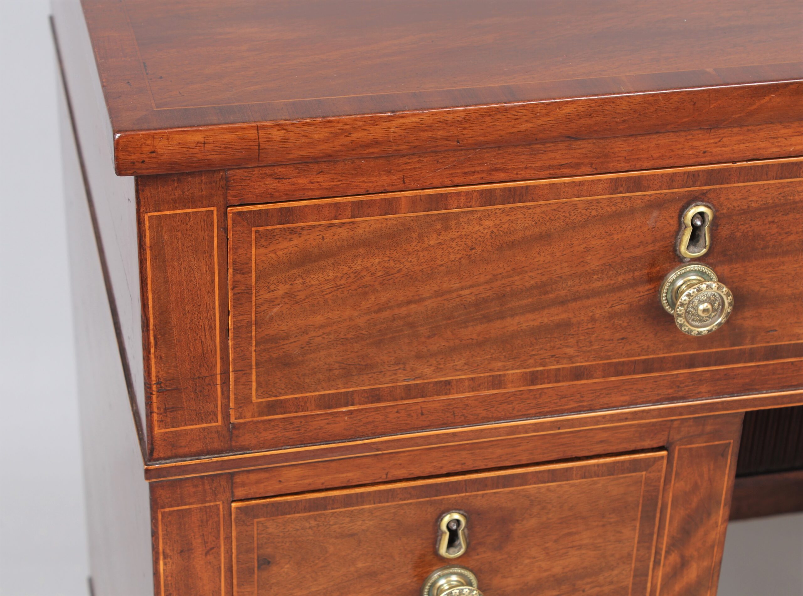 Late 18th century Sheraton period mahogany kneehole dressing table