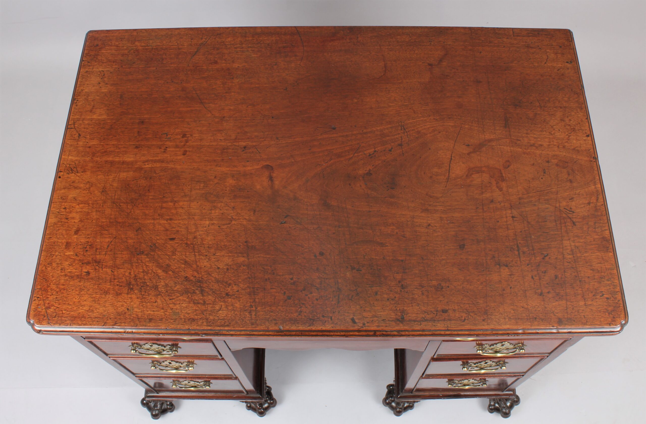 A fine and rare George II period mahogany kneehole desk/dressing table