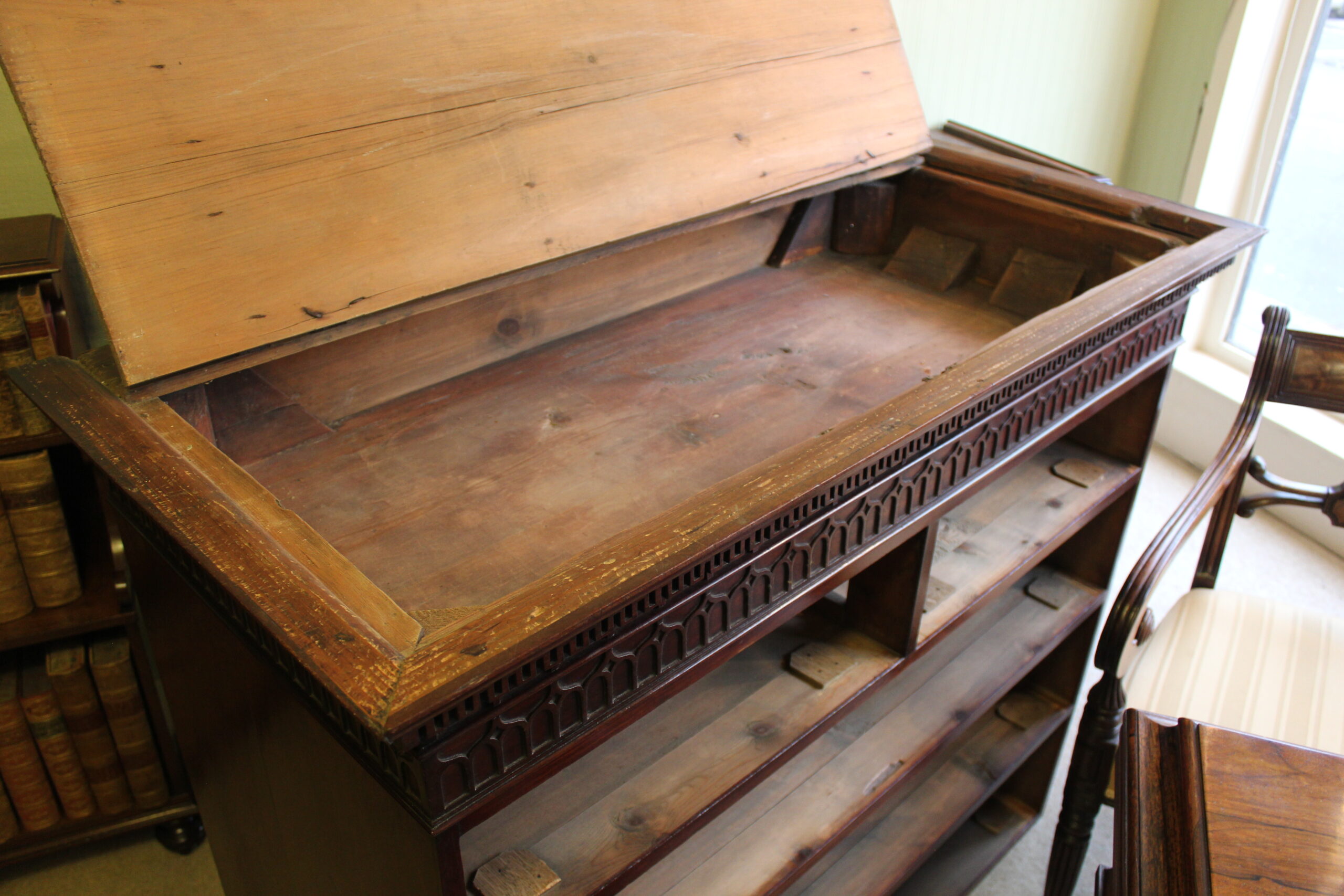 George III period mahogany tallboy / chest on chest