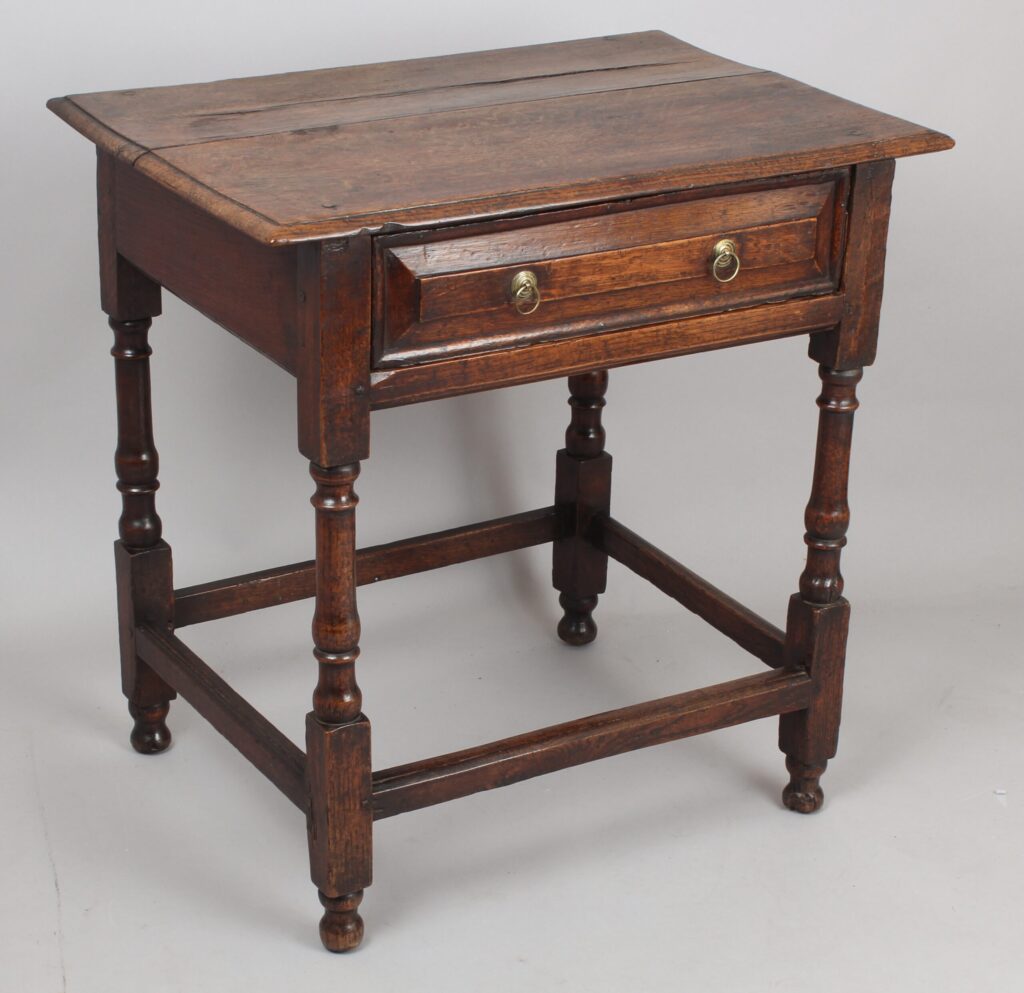 Early 18th century oak side-table