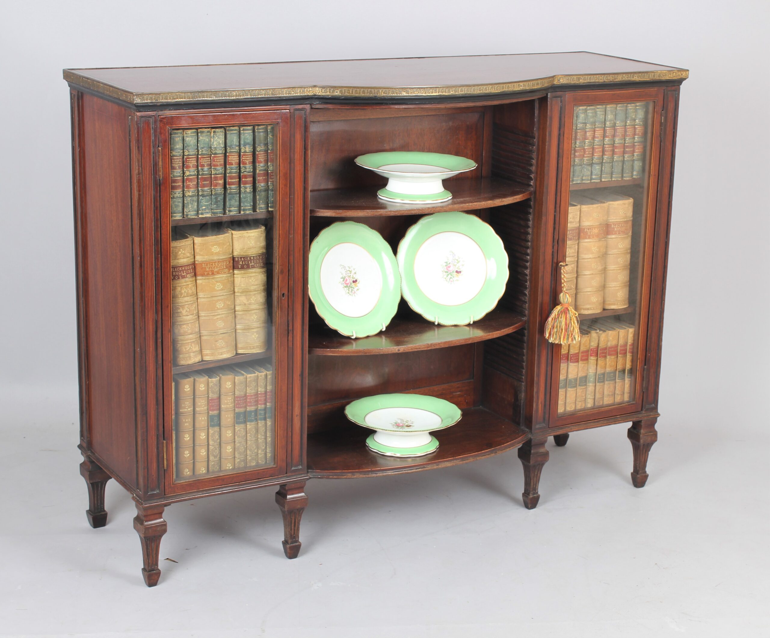 Early 19th century Sheraton period unusual and fine quality mahogany side cabinet;