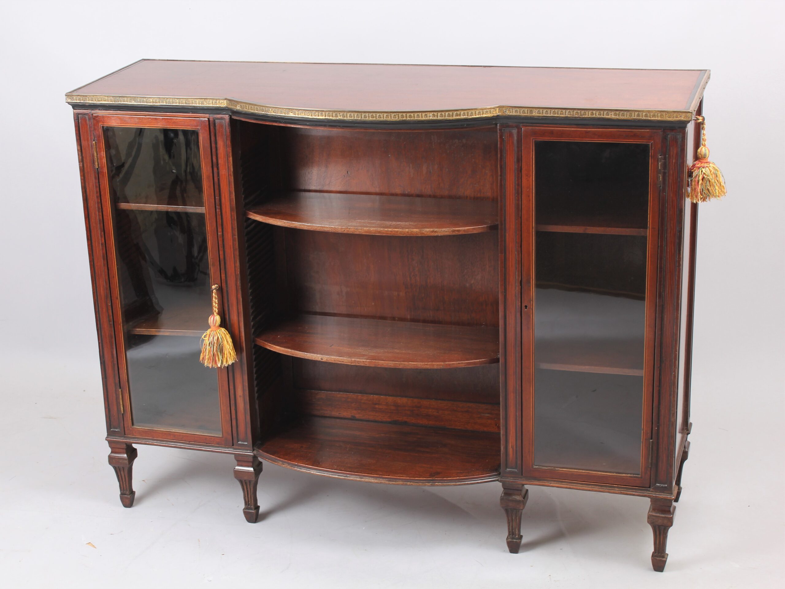 Early 19th century Sheraton period unusual and fine quality mahogany side cabinet;