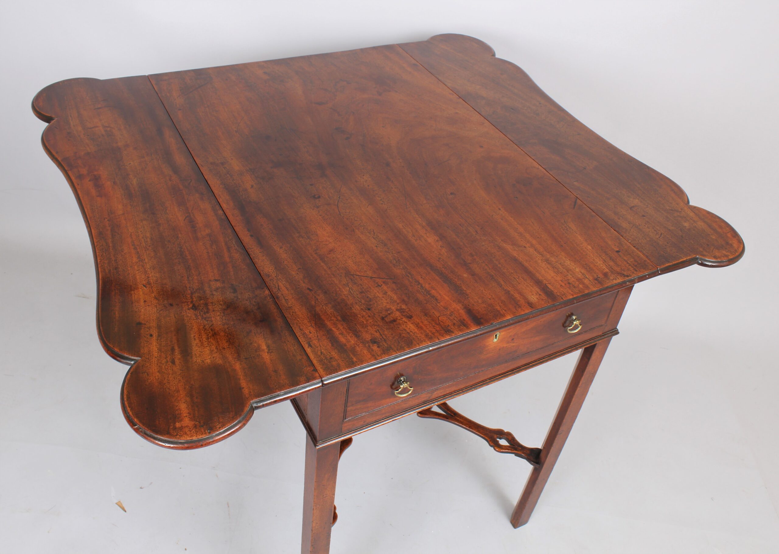 GIII mahogany Pembroke table