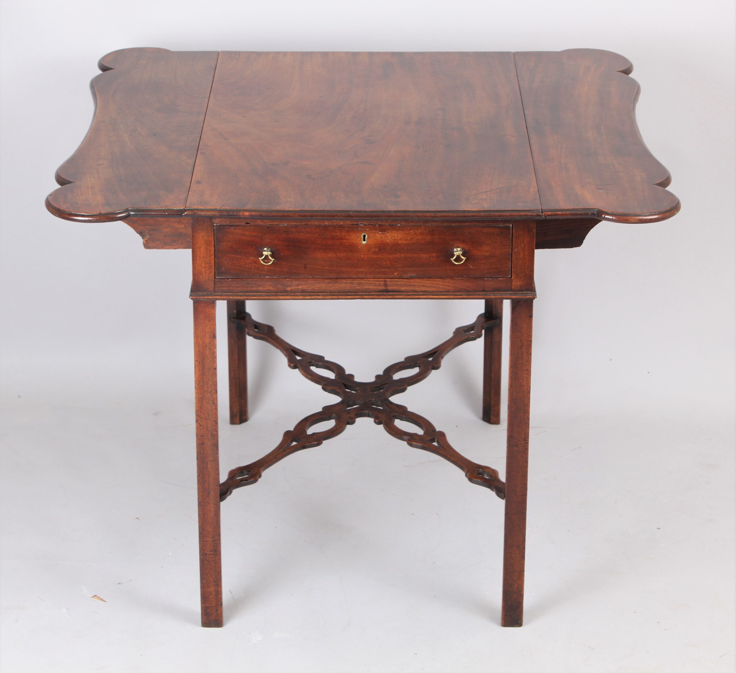 GIII mahogany Pembroke table