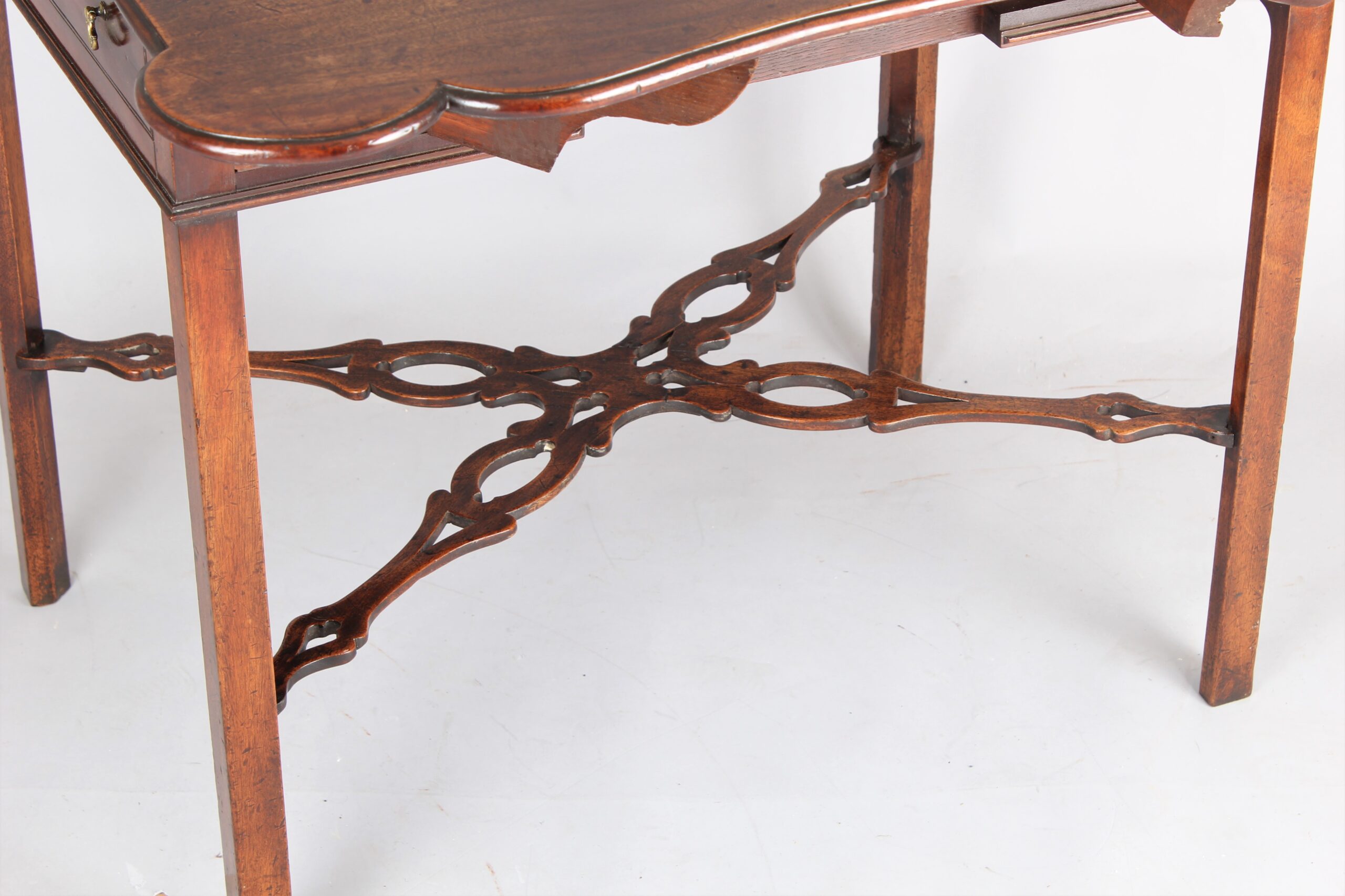 GIII mahogany Pembroke table