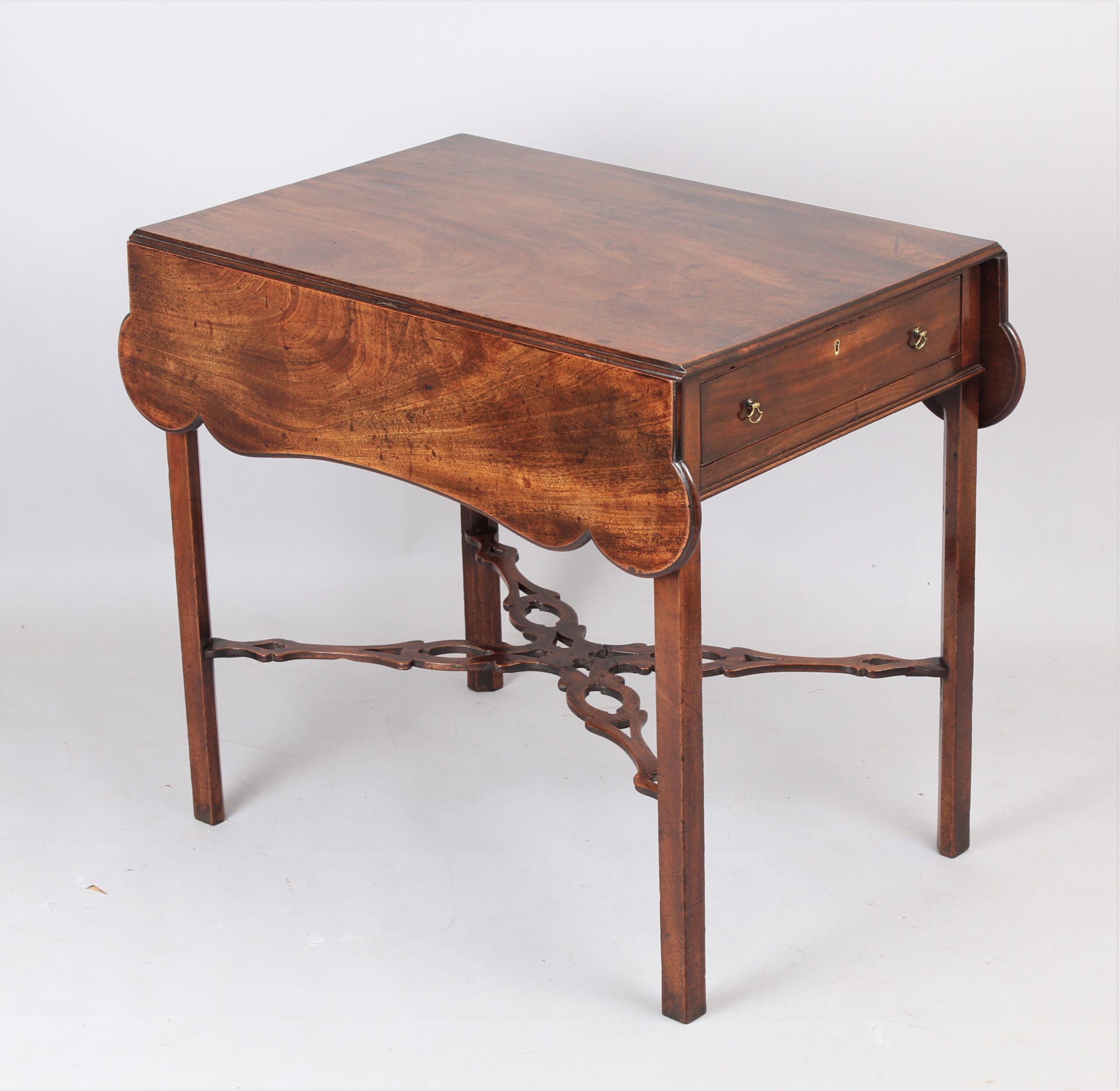 GIII mahogany Pembroke table