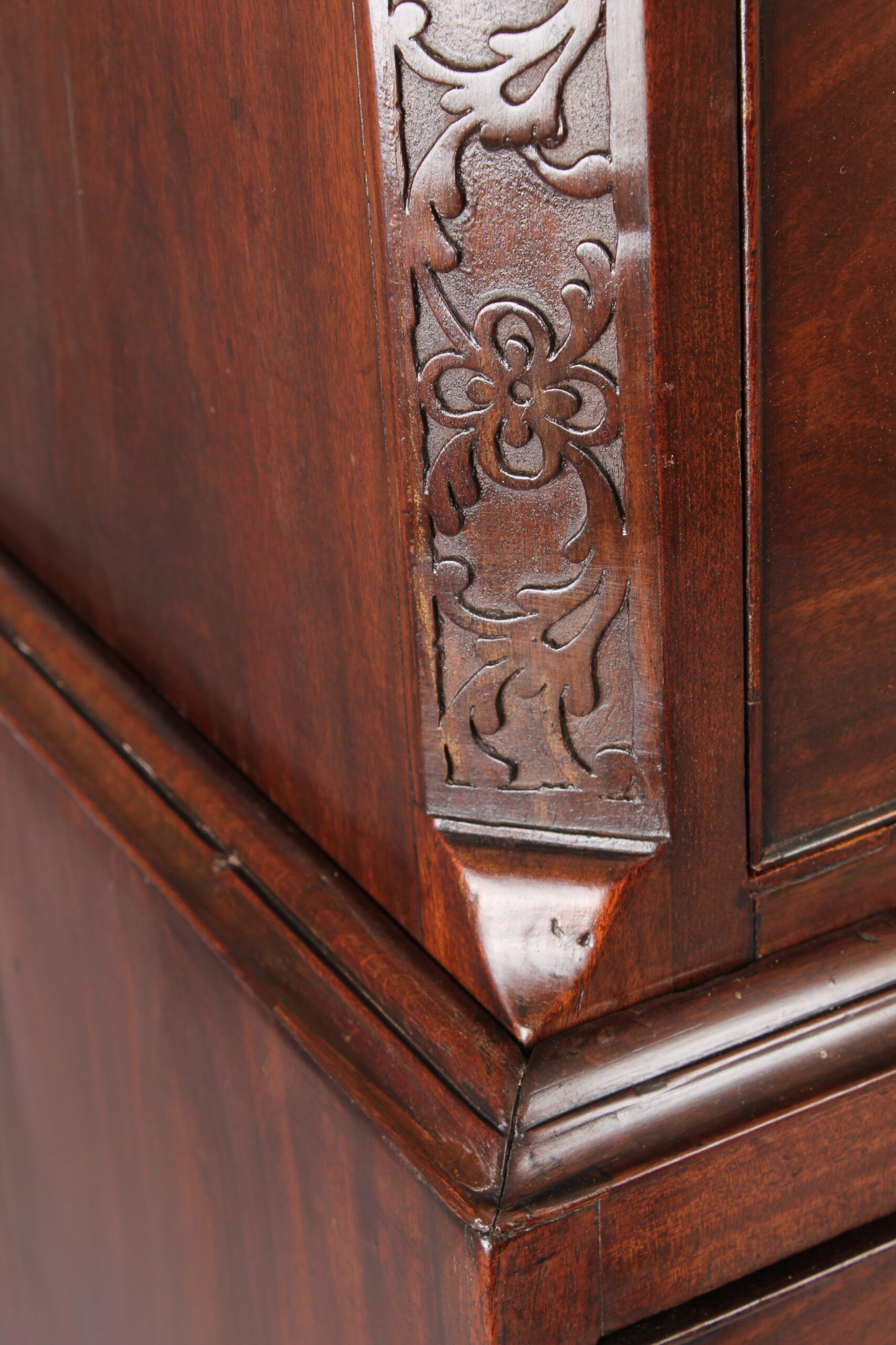 George III period mahogany tallboy / chest on chest