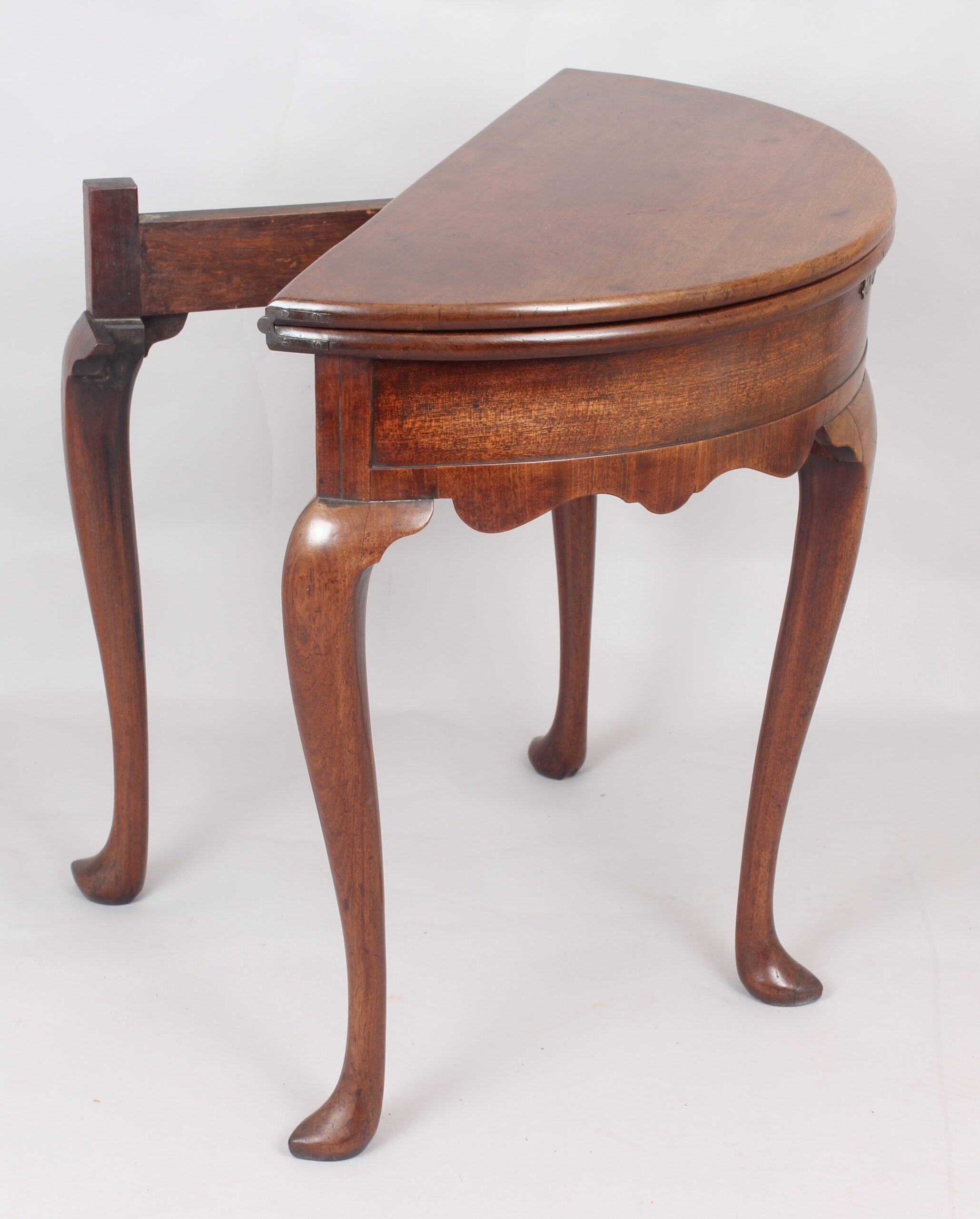 George II period mahogany tea-table