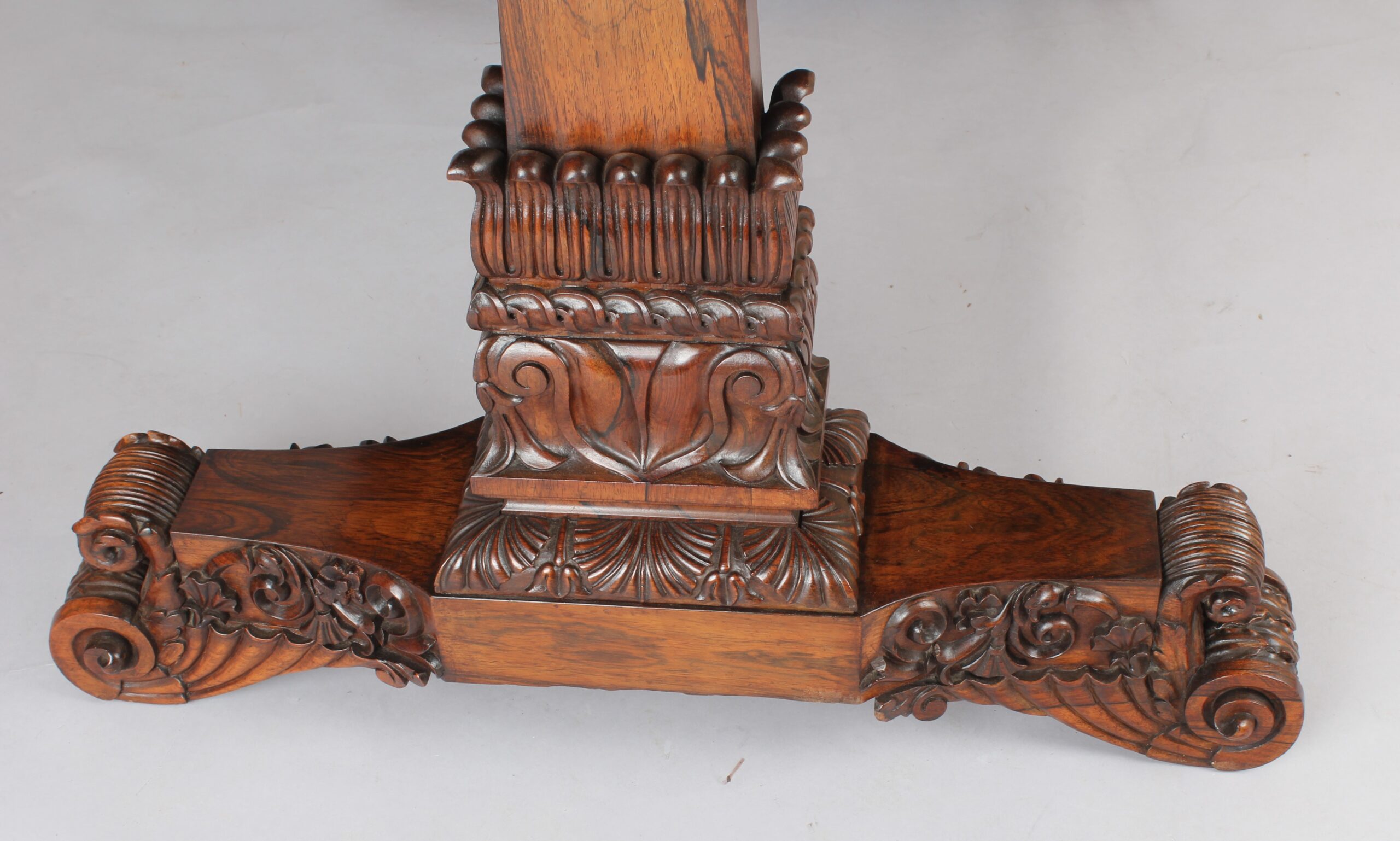 A fine rosewood library table of very high quality and, possibly, by Gillows