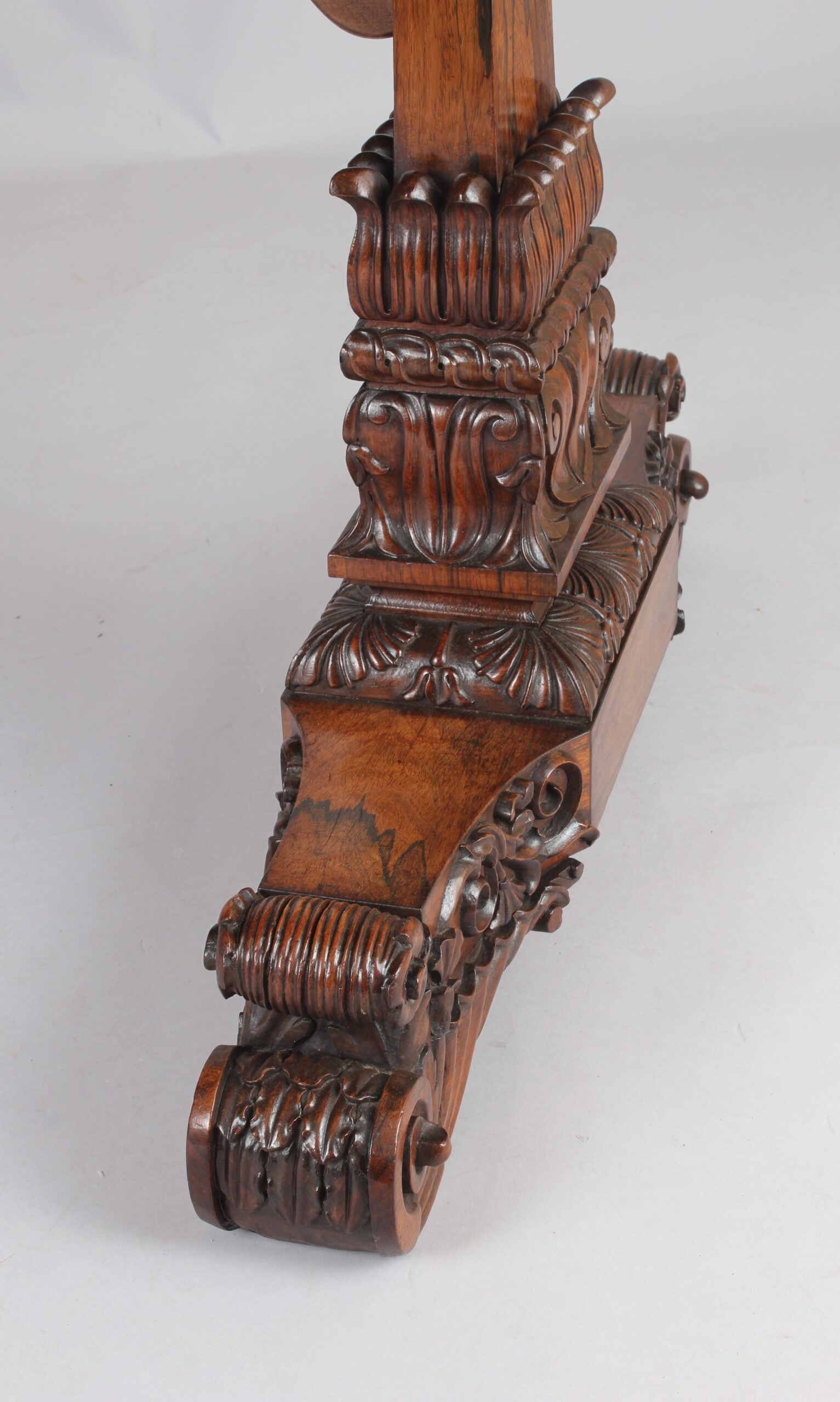 A fine rosewood library table of very high quality and, possibly, by Gillows
