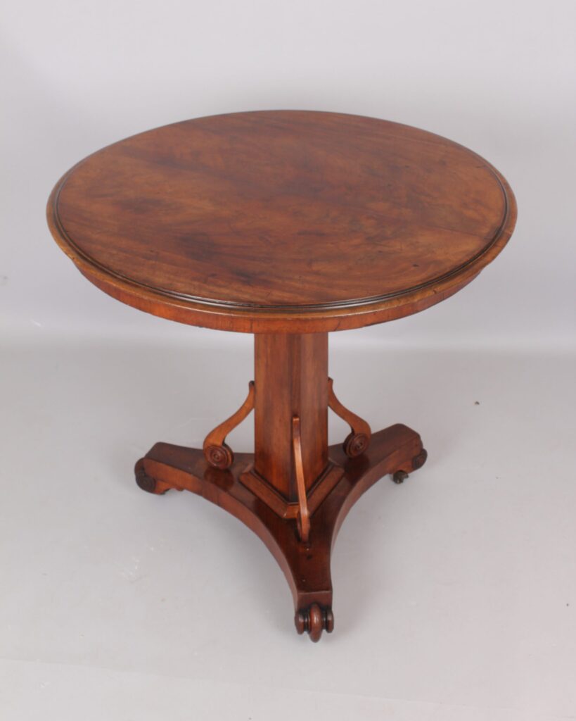 Early 19th century mahogany occasional table