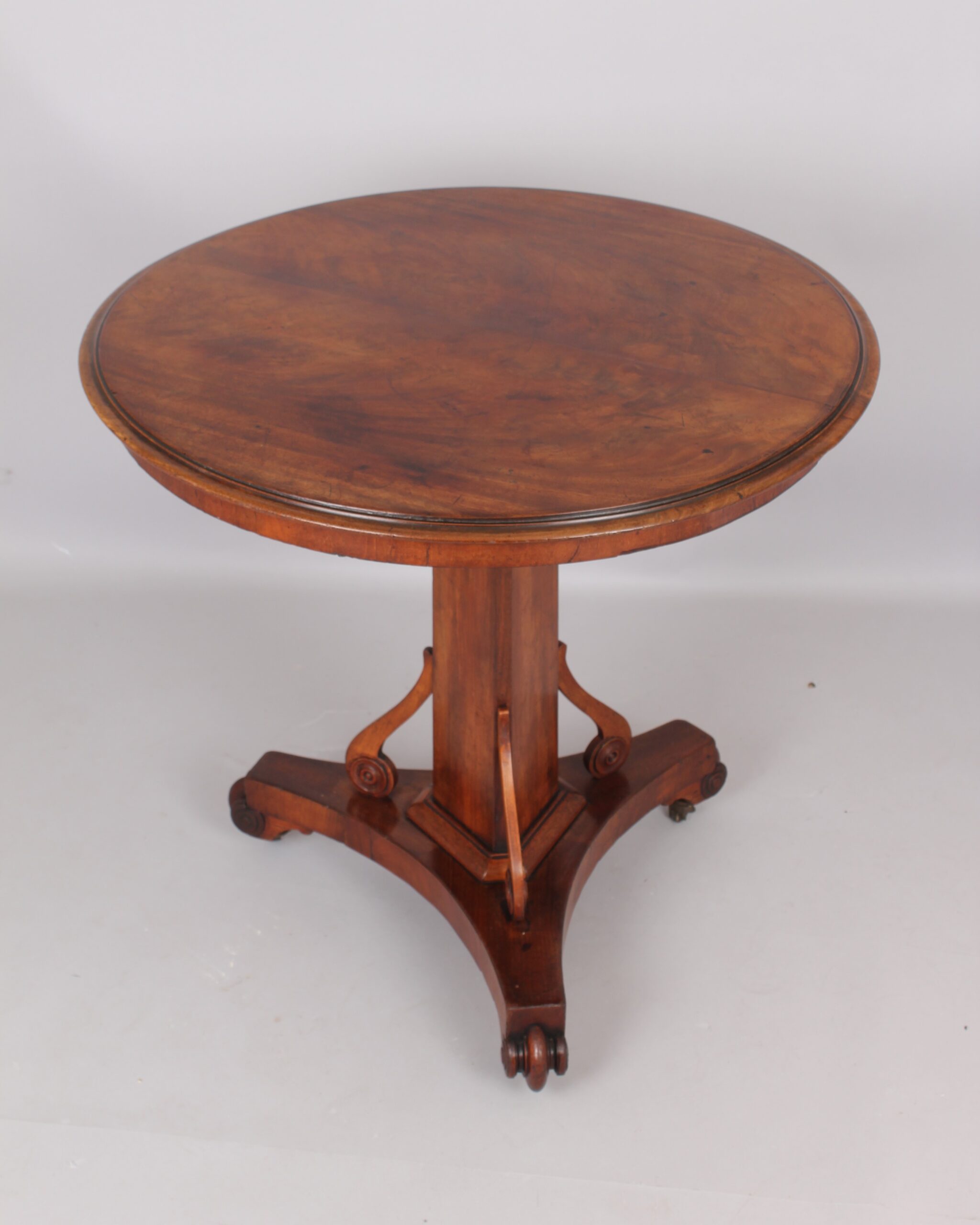 Early 19th century mahogany occasional table