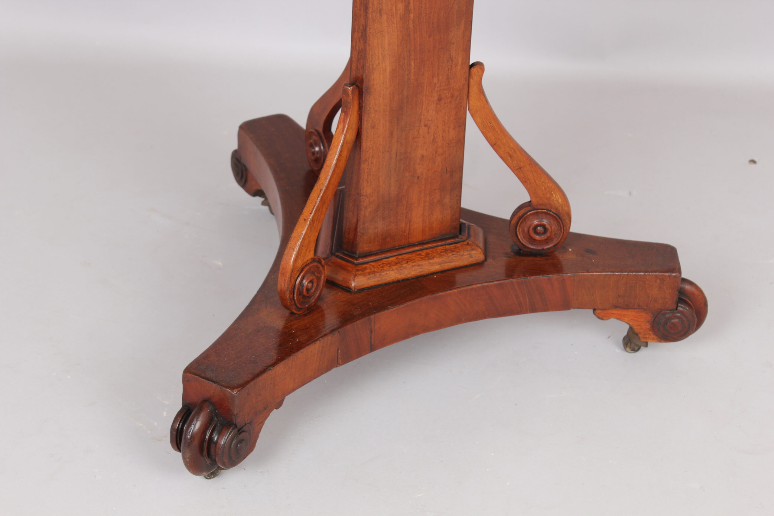Early 19th century mahogany occasional table