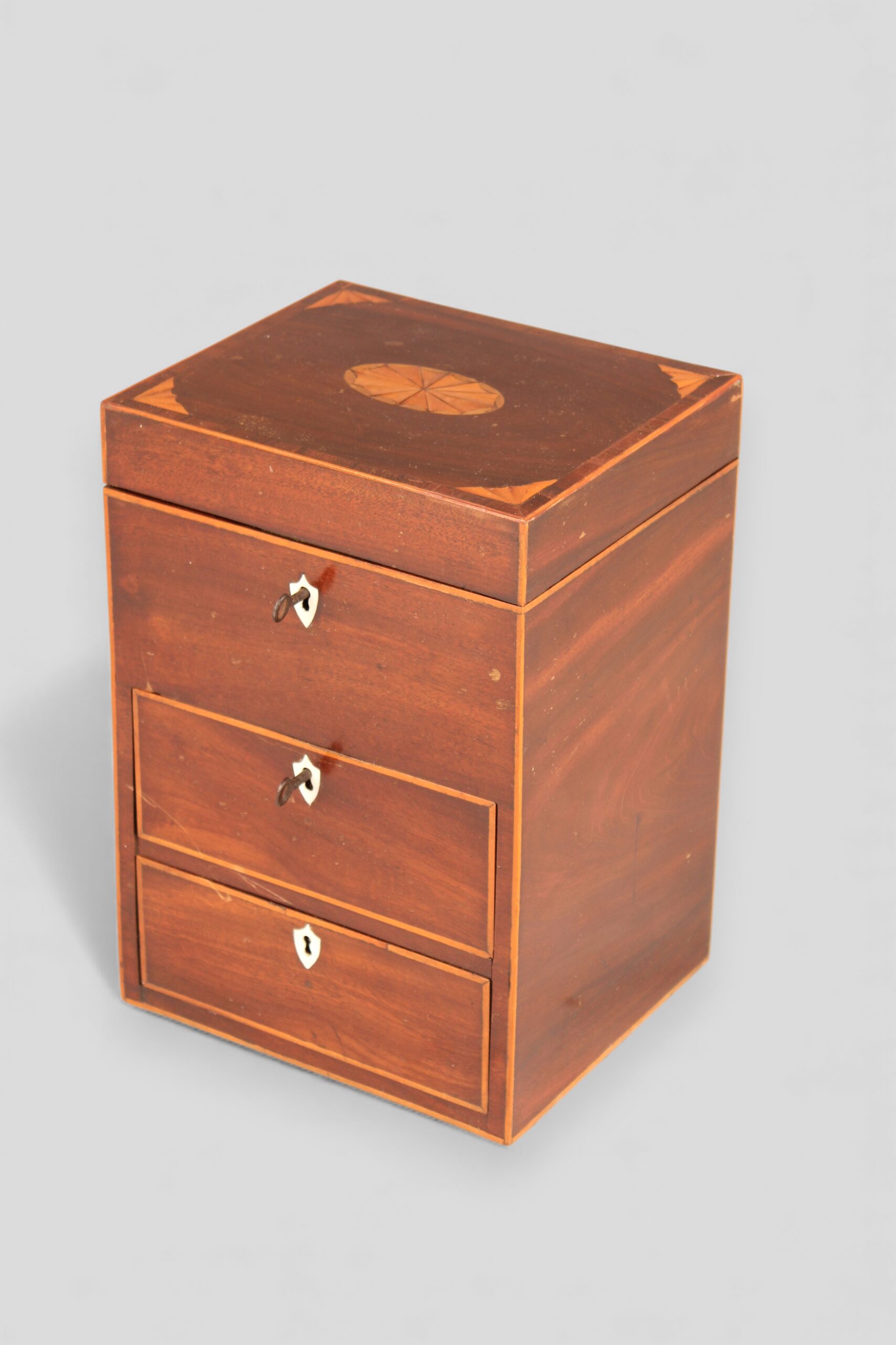 George III mahogany apothecary’s box